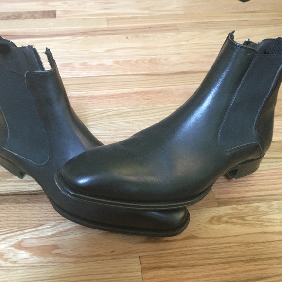 Mezlan Chelsea Boots